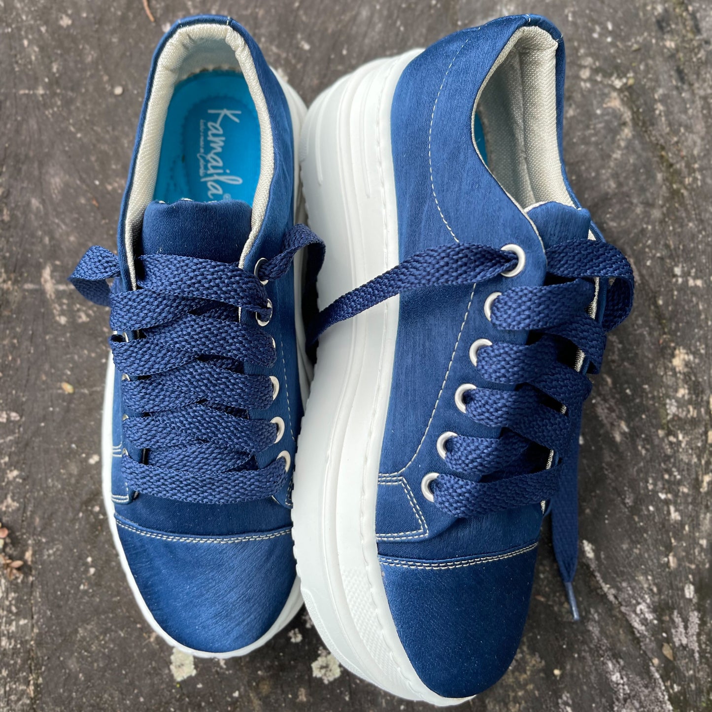 Royal blue star platform tennis shoes