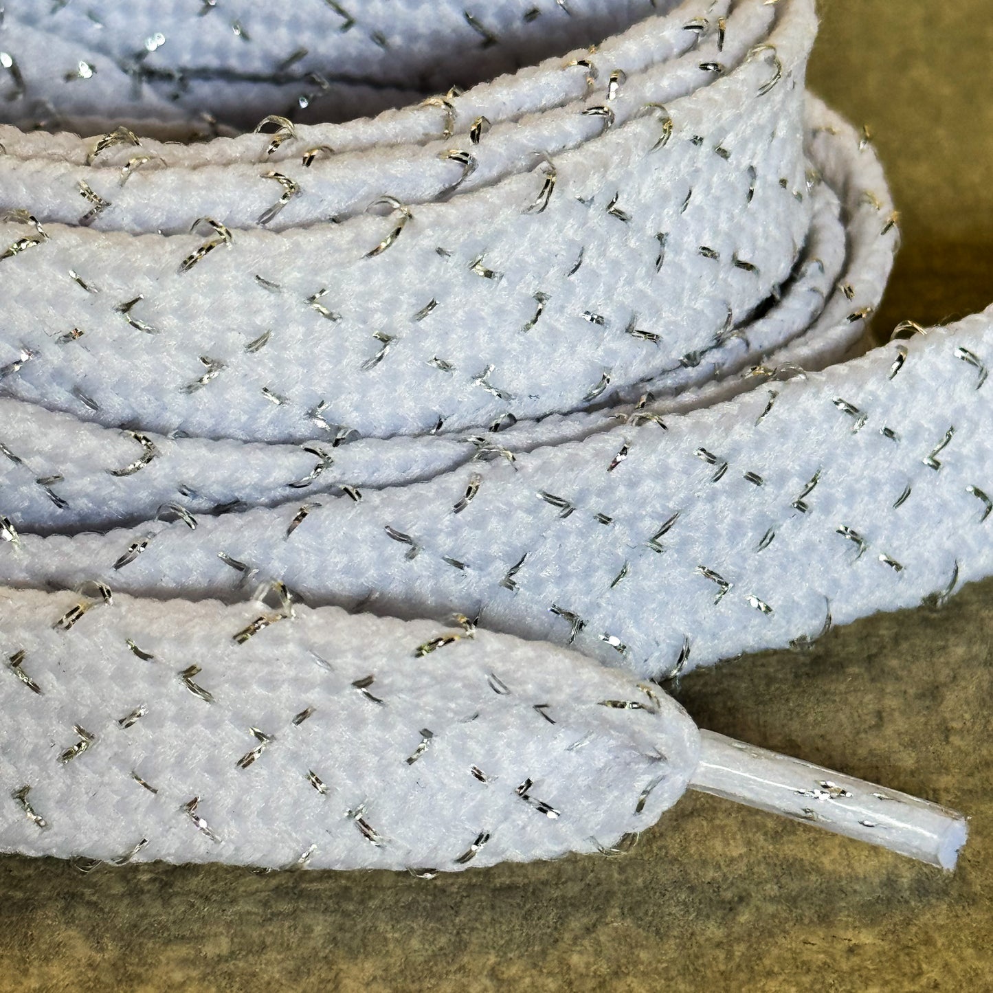 Cordones gruesos con brillo