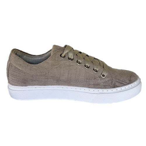 Tenis grises relieve