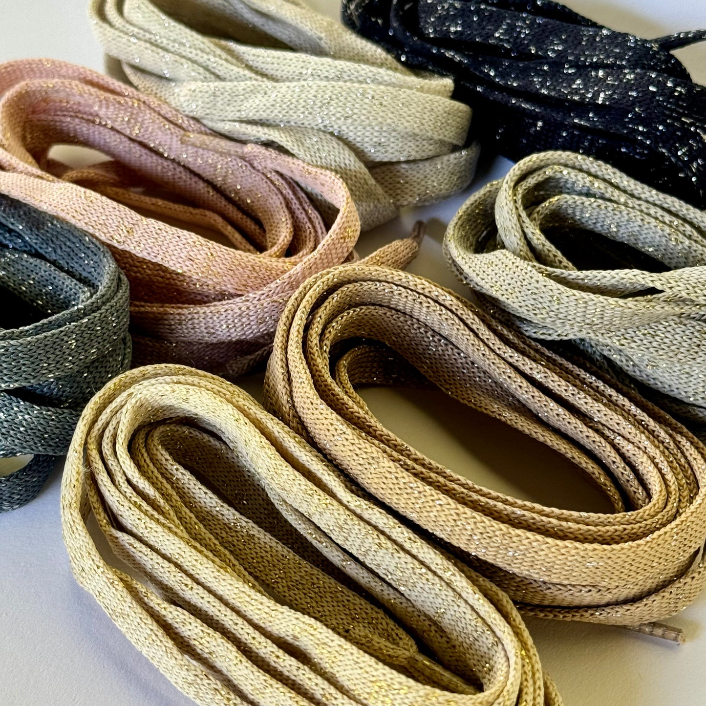 Thin shiny laces