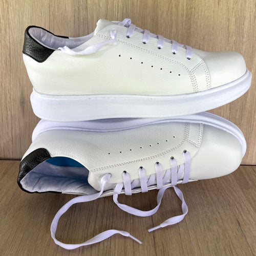 White men's tennis shoes