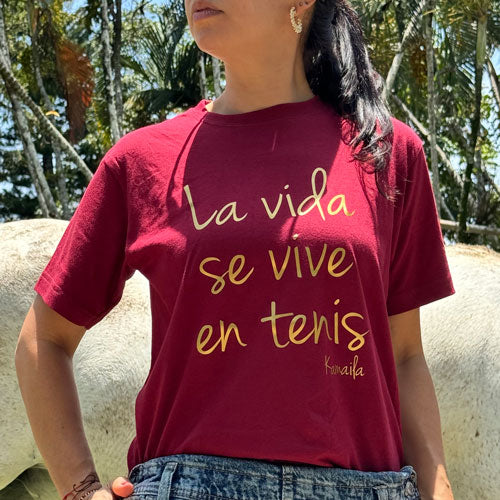 Camiseta " la vida se vive en tenis"