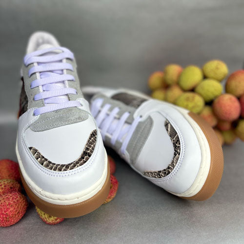White Drackys tennis shoes