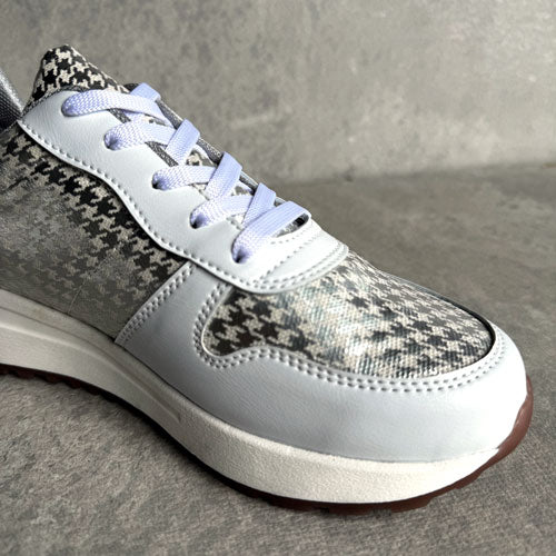 White-collared tennis court