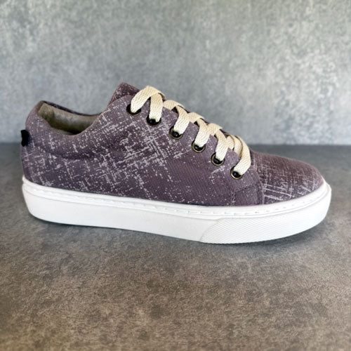 Tenis nube mora