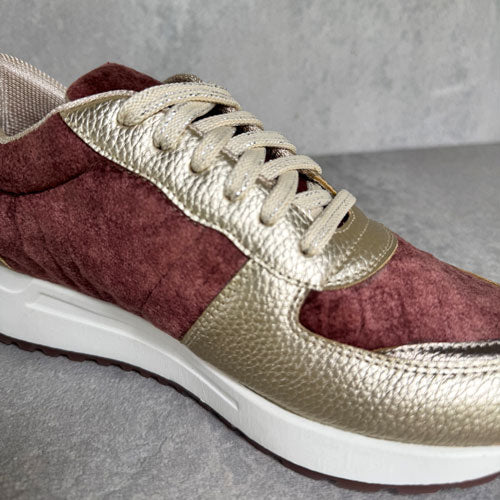Tenis Vichada vino