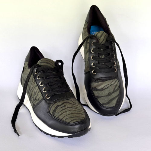 Tenis cebra verde