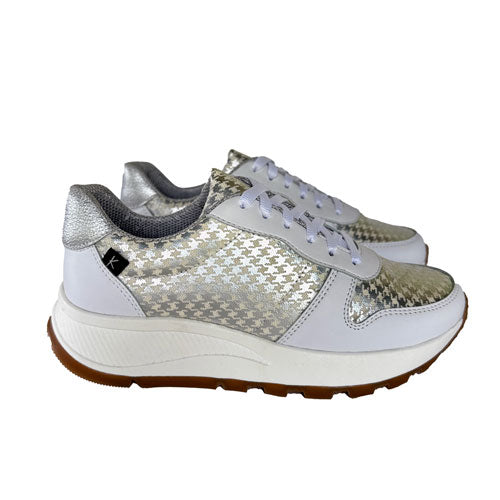 White-collared tennis court