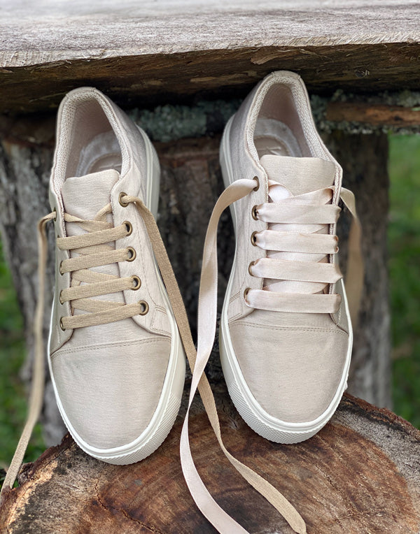 Tenis estelar crema