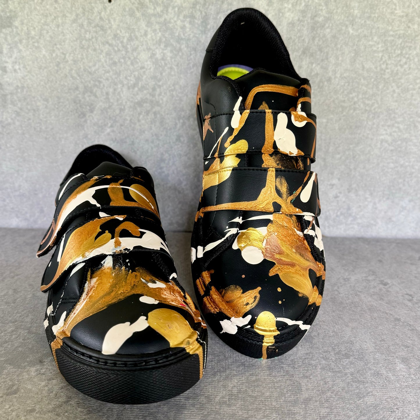 Tenis velcro negro pintado