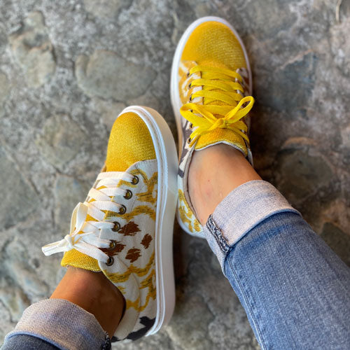 Tenis arabescos amarillo