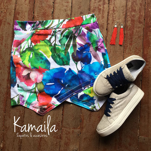 Colorful peaked skirt