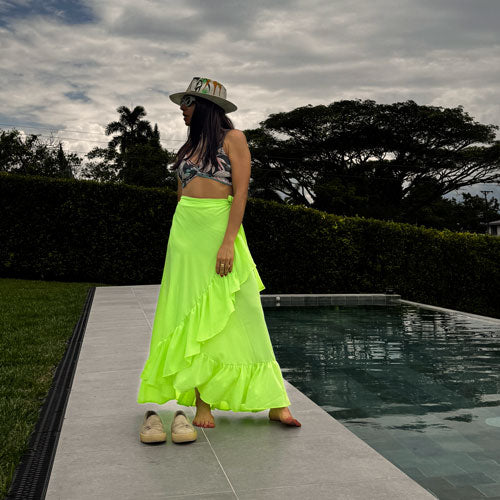 Falda verde vibrante