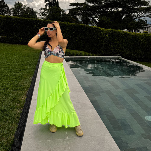 Falda verde vibrante