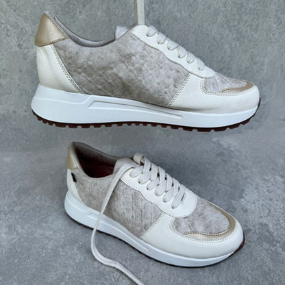 Vichada cream tennis shoes