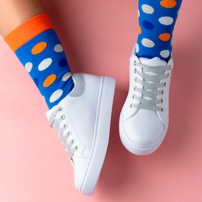 White tennis shoes